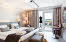 Copyright: : Niklas Andersson Photo, Nedre Matrosgatan 3, lgh 1101, 413 15 Goteborg, 0708-277713, niklasanderssonphoto@gmail.com Scandic Rubinen, superior room